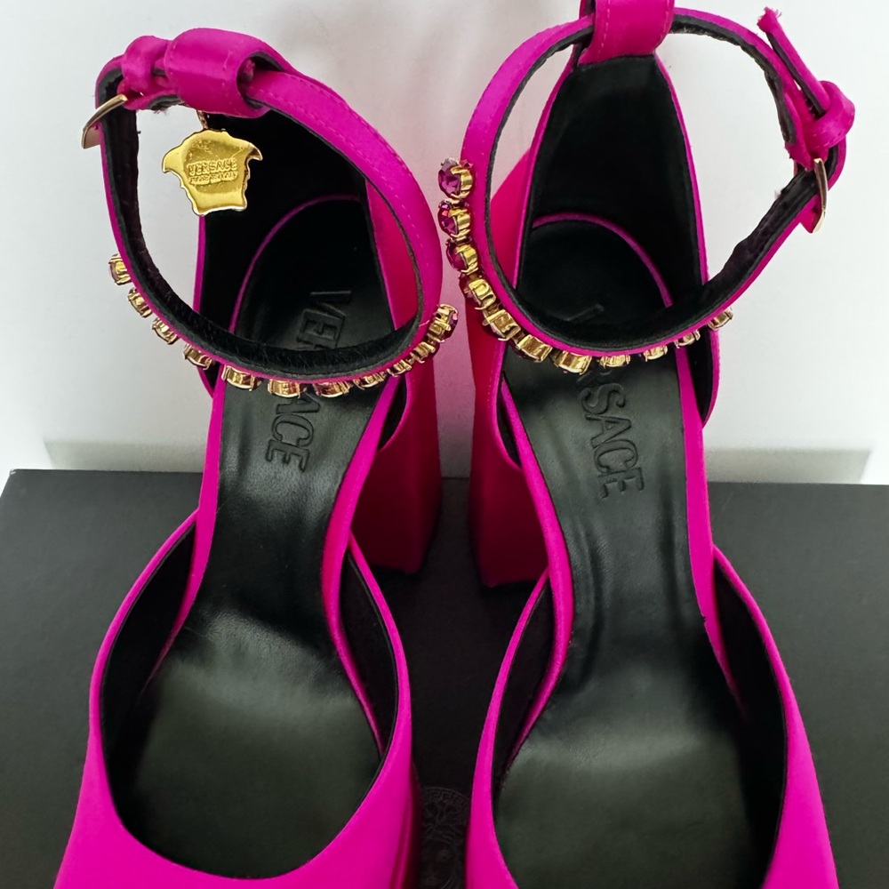 NEW Versace Medusa Aevitas pink satin platform pumps sz 7 $1,175 - Picture 15 of 16